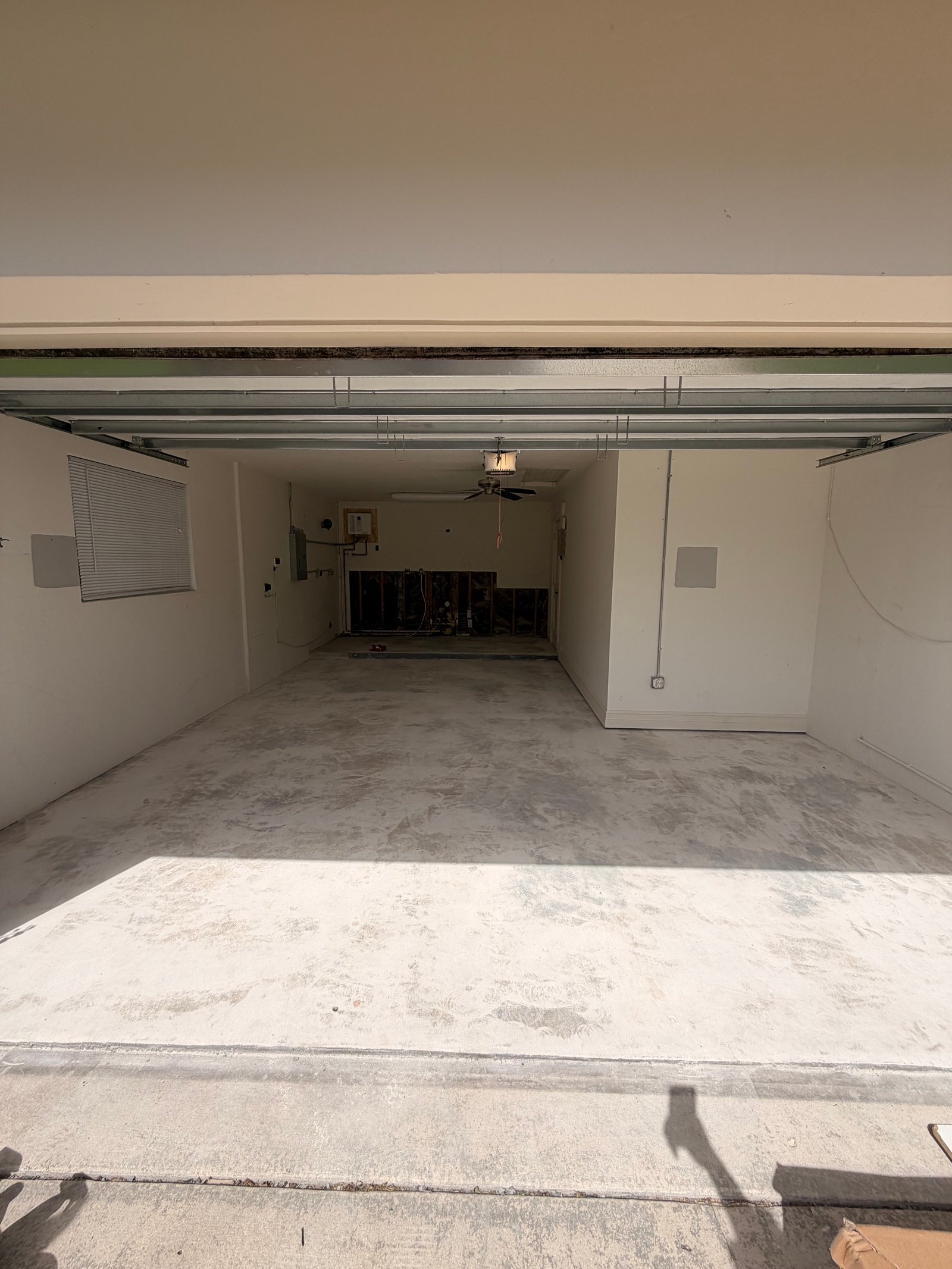 Antes – Garagem Preto Intenso